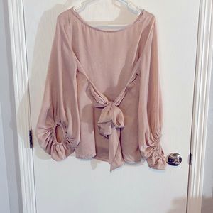 NWOT entro Tie Front Blouse with Balloon Sleeves, size Large, blush